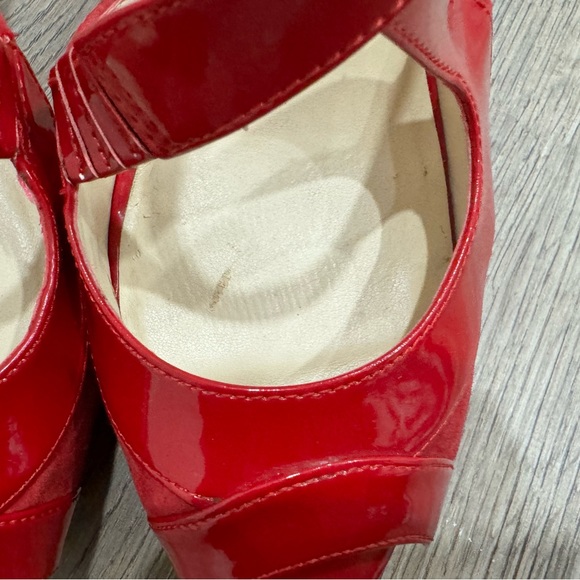 Guess shoes size 8.5 (BNWOT) - Picture 8 of 9